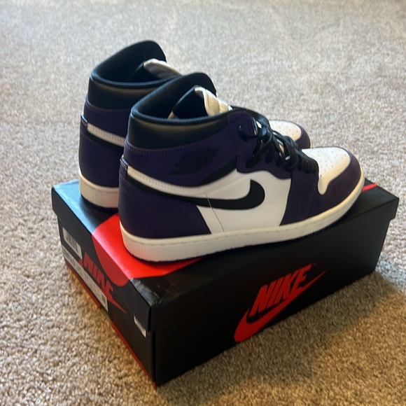 Air Jordan 1 retro high og purple black and white mens size 11.5 main image 4